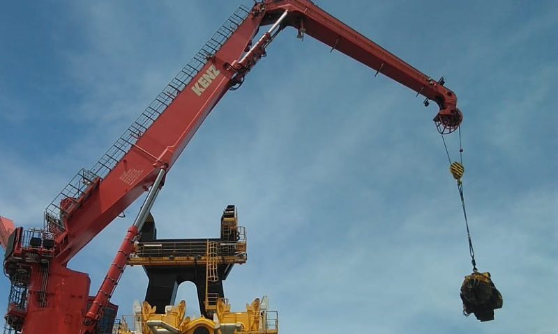 KenzFigee Installs Knuckle Boom Crane on Heerema's Aegir