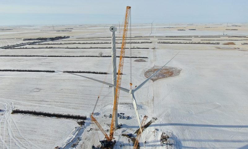 Sarens Erects 50 Wind Turbines in Assiniboia, Canada